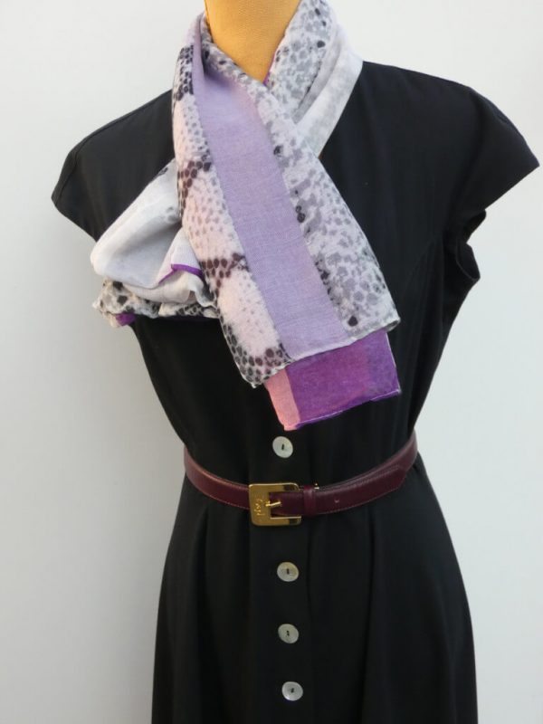 Foulard mauve en viscose